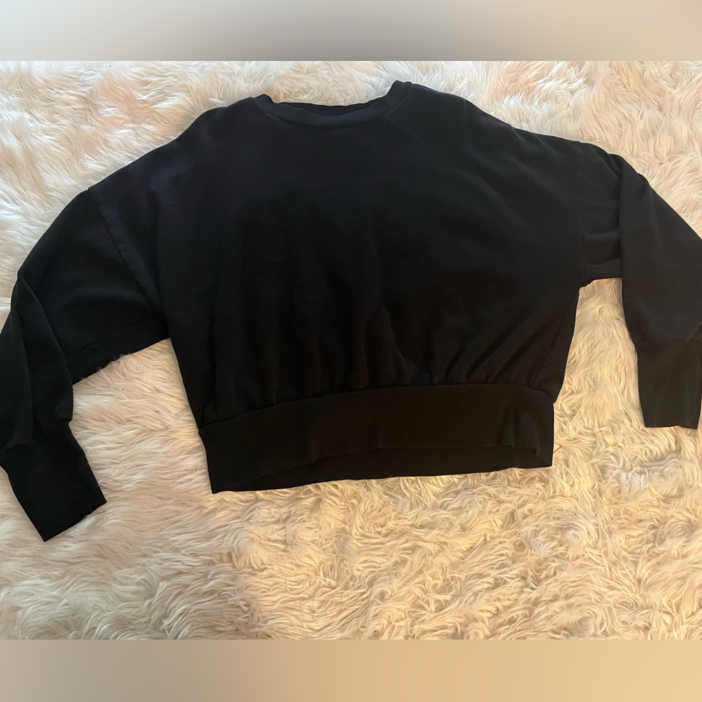 Black old navy cropped sweatshirt size L